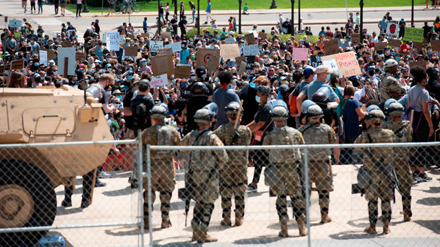 Генпрокурор США заявил об иностранном вмешательстве в протесты "со всех сторон"
