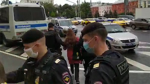 На акции в поддержку "Нового величия" в Москве задержаны более десяти человек
