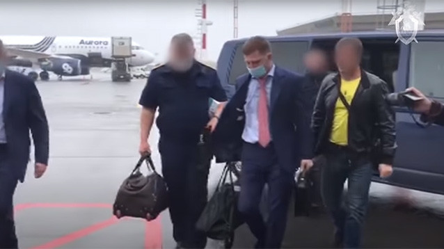 Задержанного Фургала привезли в Москву. Вместе с ним  задержали депутатов ЛДПР. Партия грозит бойкотом