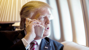 Трамп из-за пандемии решил проводить предвыборные митинги по телефону