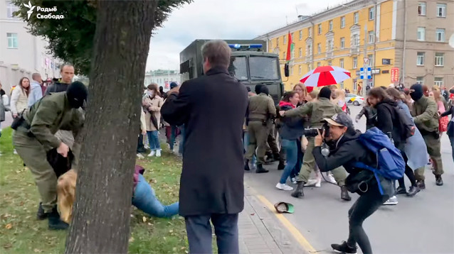 В Минске начались задержания на акции в поддержку Марии Колесниковой