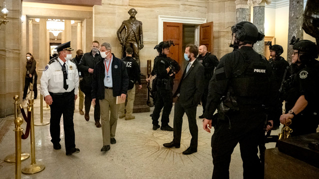 Пелоси требует судить конгрессменов из числа "сообщников" штурма Капитолия. "Если в действительности выяснится"