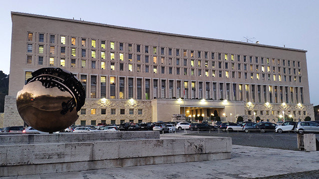 "Враждебный акт": Италия высылает российского участника шпионского скандала и его начальника